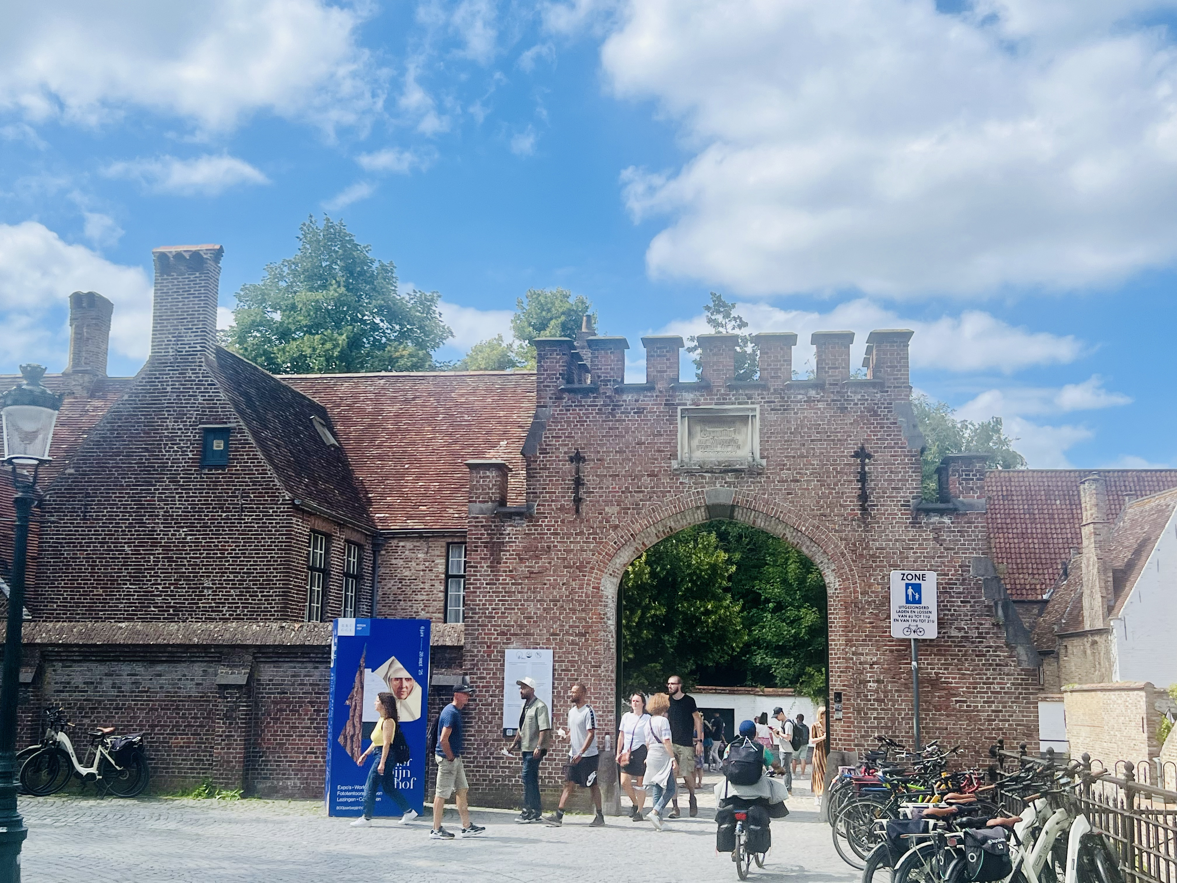 Begijnhof gate