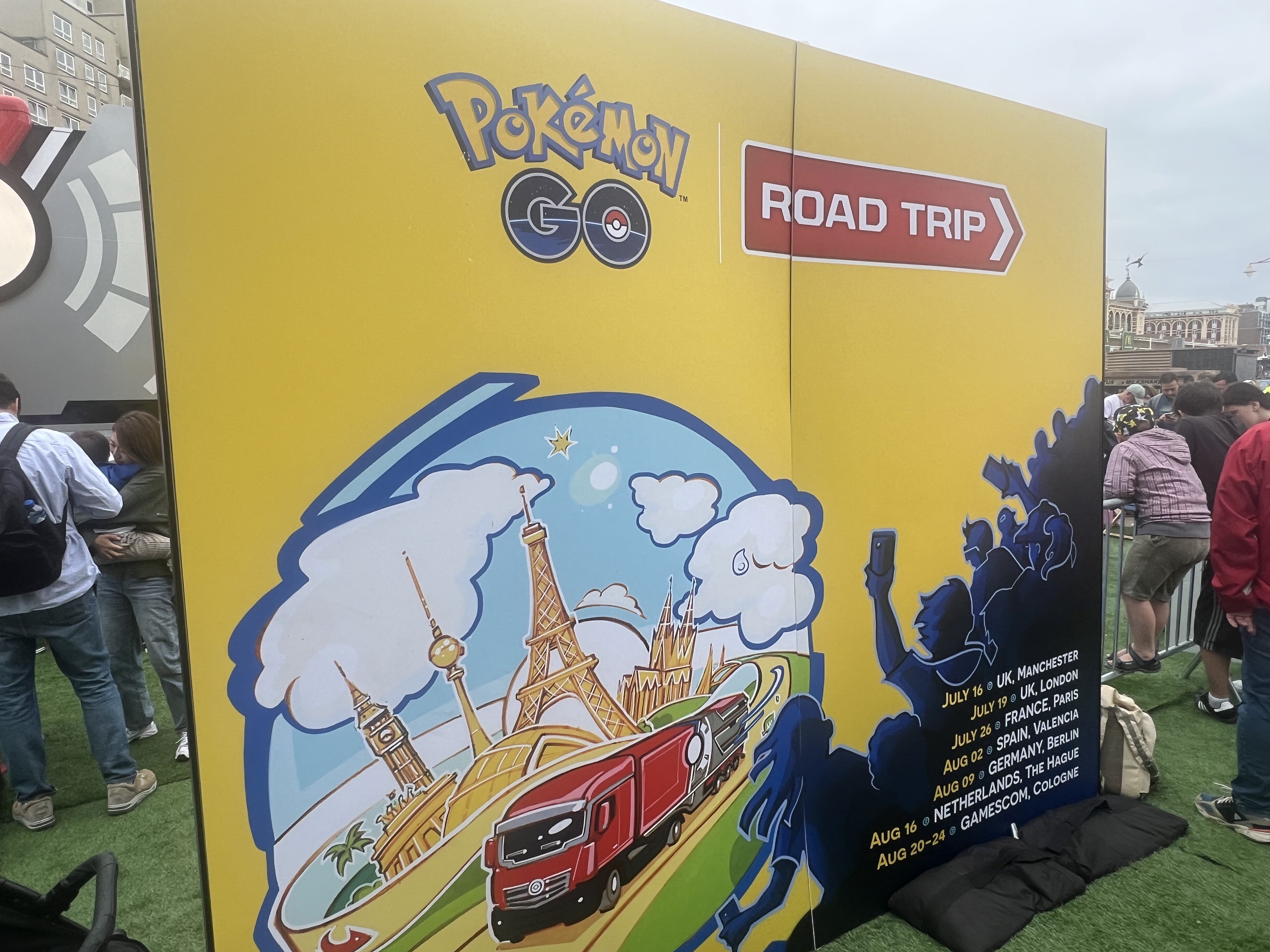 Pokémon GO Tour sign