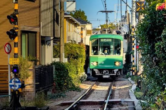 Enoden Train