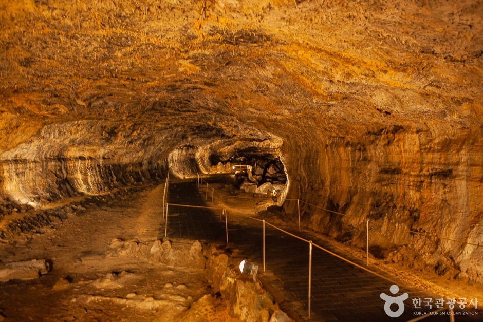 Hyeopjae Lava Tube