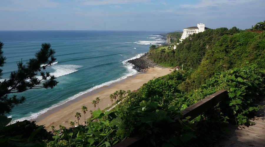 Jungmun Saekdalhaebyeon Beach
