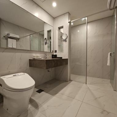 Hotel Nanta Jeju Bathroom