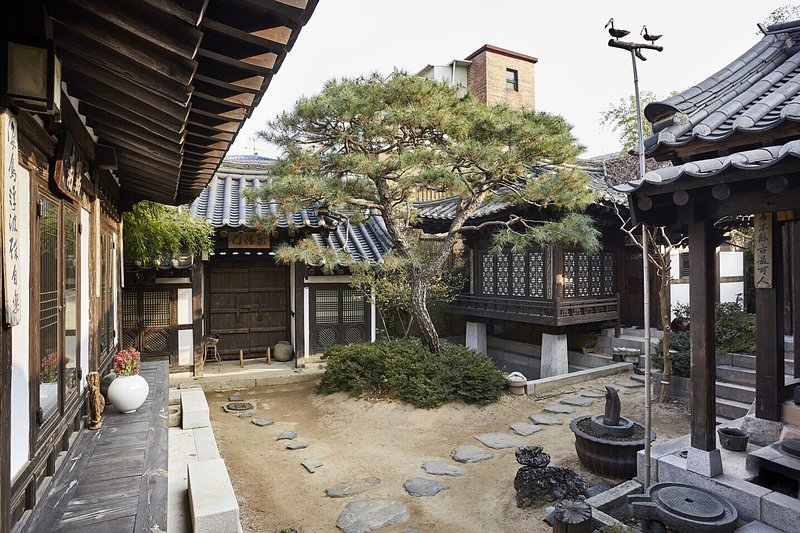Rakkojae Outside