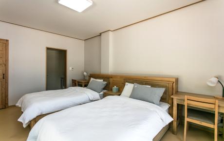 The VIP twin bedroom